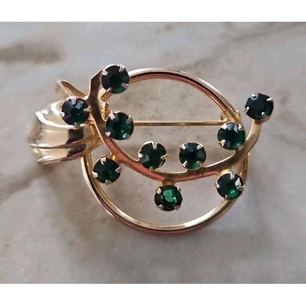 Vintage 10 Dark Green Rhinestones Stem Brooch Pin Gold Tone